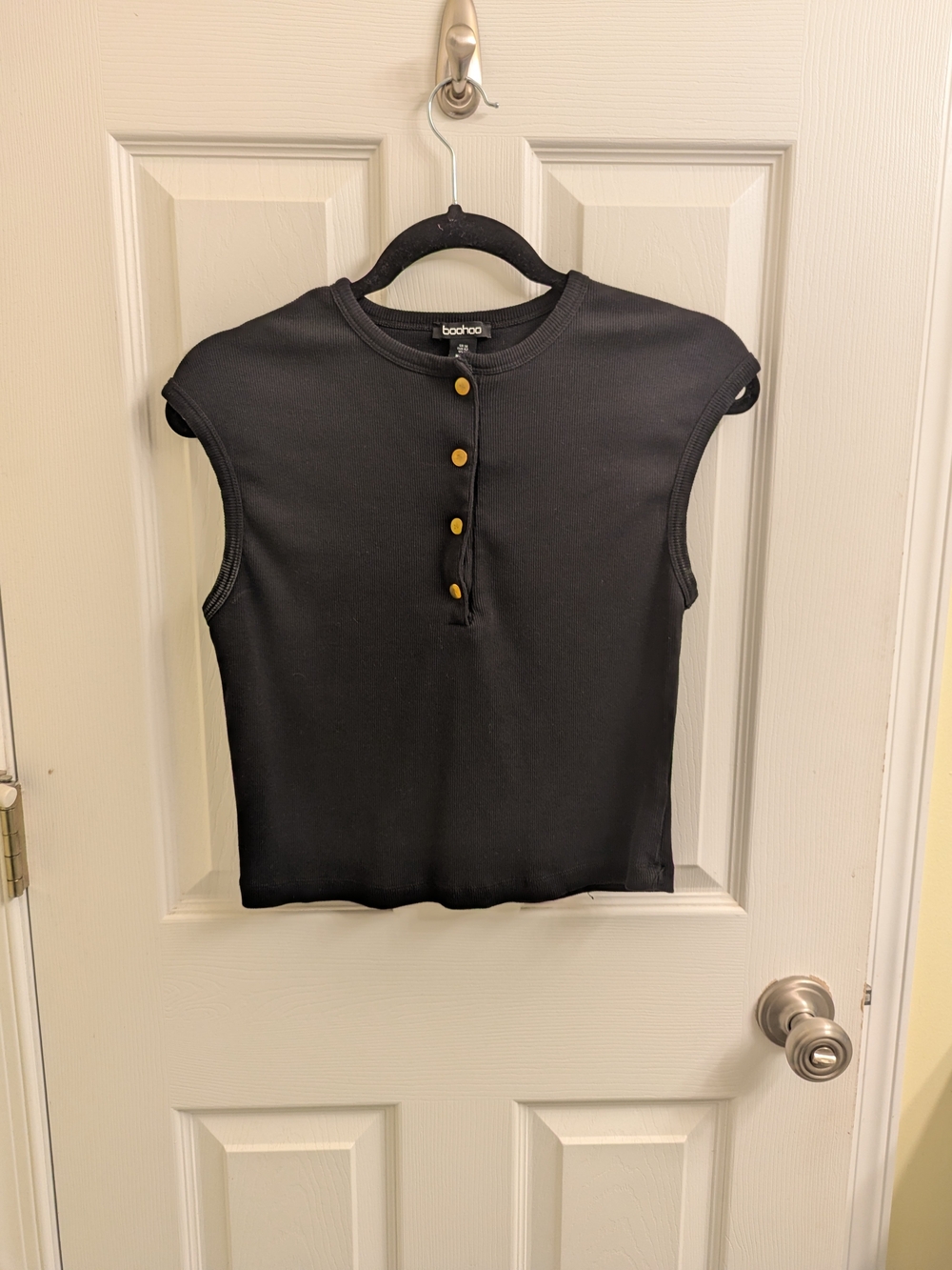 Boohoo Black Sleeveless Henley Button Tank Crop